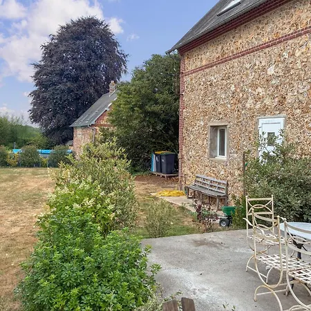 Lovely In Mesnil En Ouche *